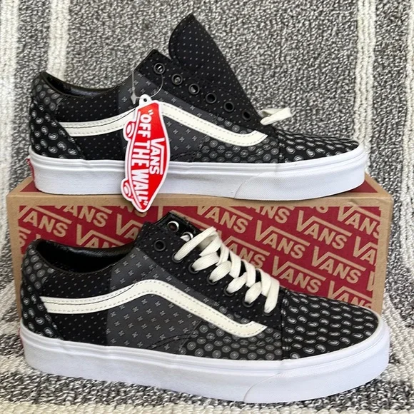 Vans Men’s Old Skool Tie Print Patchwork Black/True White Sneakers - Picture 1 of 16